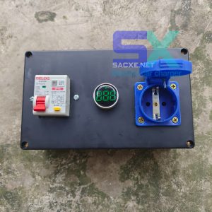 Ổ cắm tiếp địa sạc xe điện VINFAST tại nhà có trang bị Aptomat chống giật RCBO DELIXI 32A, có đèn báo Vôn
