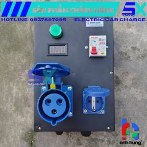 Hộp điện ổ cắm 1 pha 32A gắn tường CB chống giật RCBO DELIXI 32A, ổ cắm 3 chân cho bộ sạc xe điện, ổ cắm 2 chân SCHUKO 16A | Mẫu 01 Trang bị đèn báo Volt - HDCD.M01