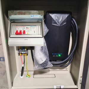 Tủ điện sạc xe Vinfast 7.4kW - Tủ điện đấu sẵn dùng cho sạc xe điện ngoài trời chống nước | Mẫu 03 | Trang bị CB tự động MCB, CB chống rò RCBO, bảo vệ áp cao áp thấp áp